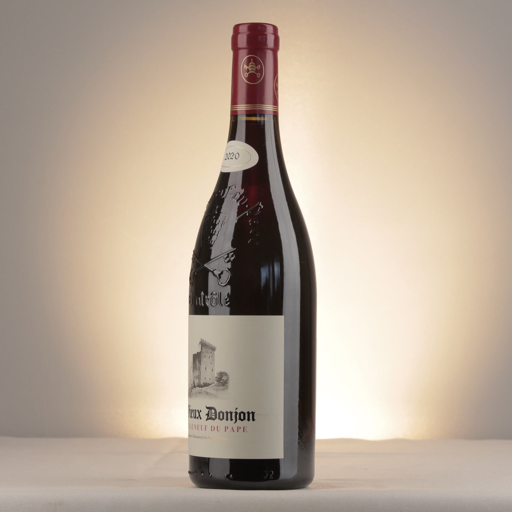 Le Vieux Donjon Châteauneuf-du-Pape Red 2020 Bottle detail