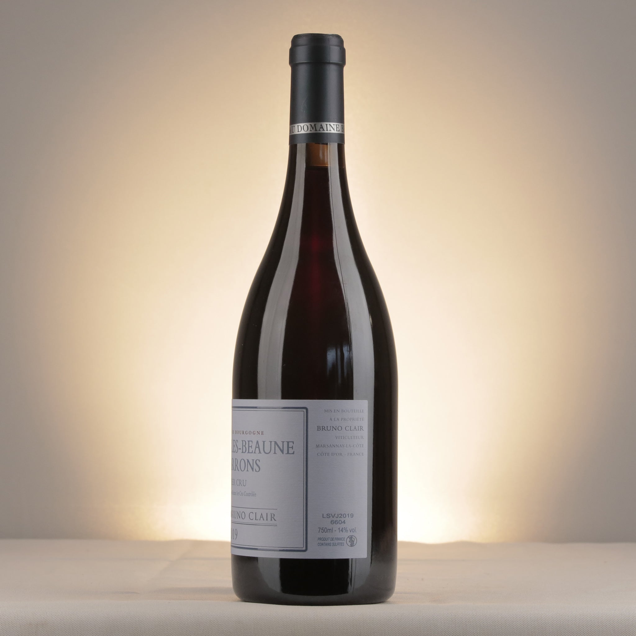 Bruno Clair Savigny-les-Beaune 1er Cru Les Jarrons 2019 Bottle detail