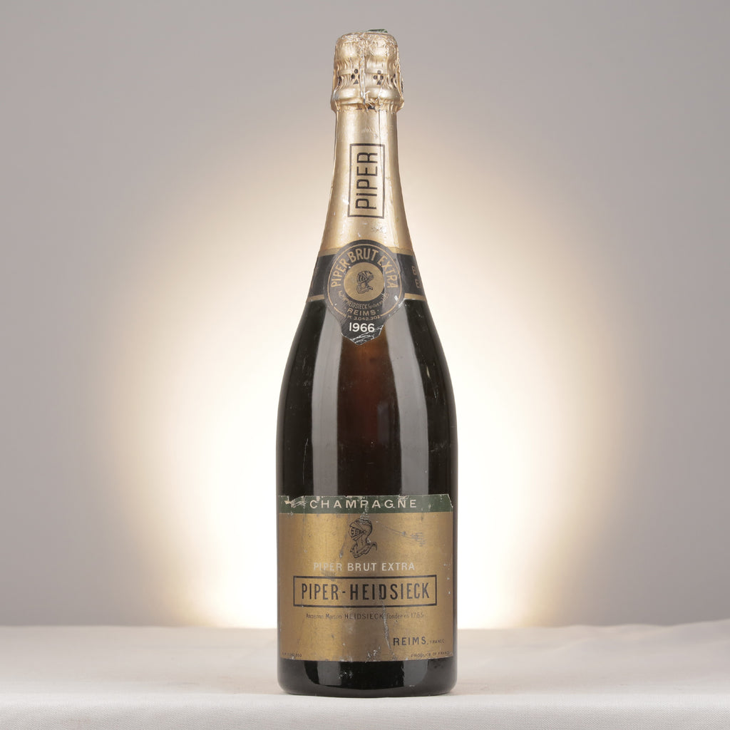 Champagne Piper-Heidsieck Brut Extra 1966 Bottle front