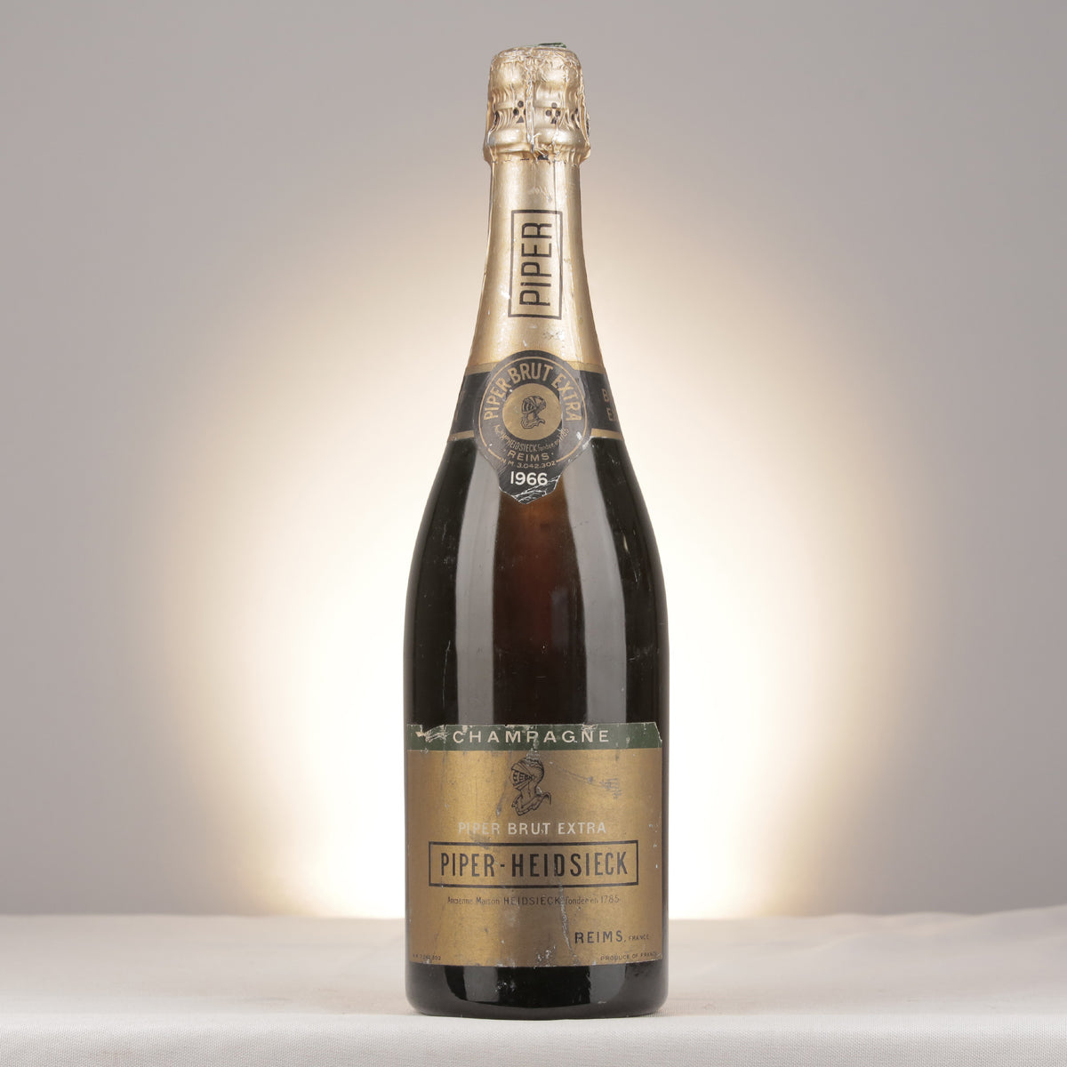 Champagne Piper-Heidsieck Brut Extra 1966 Bottle front