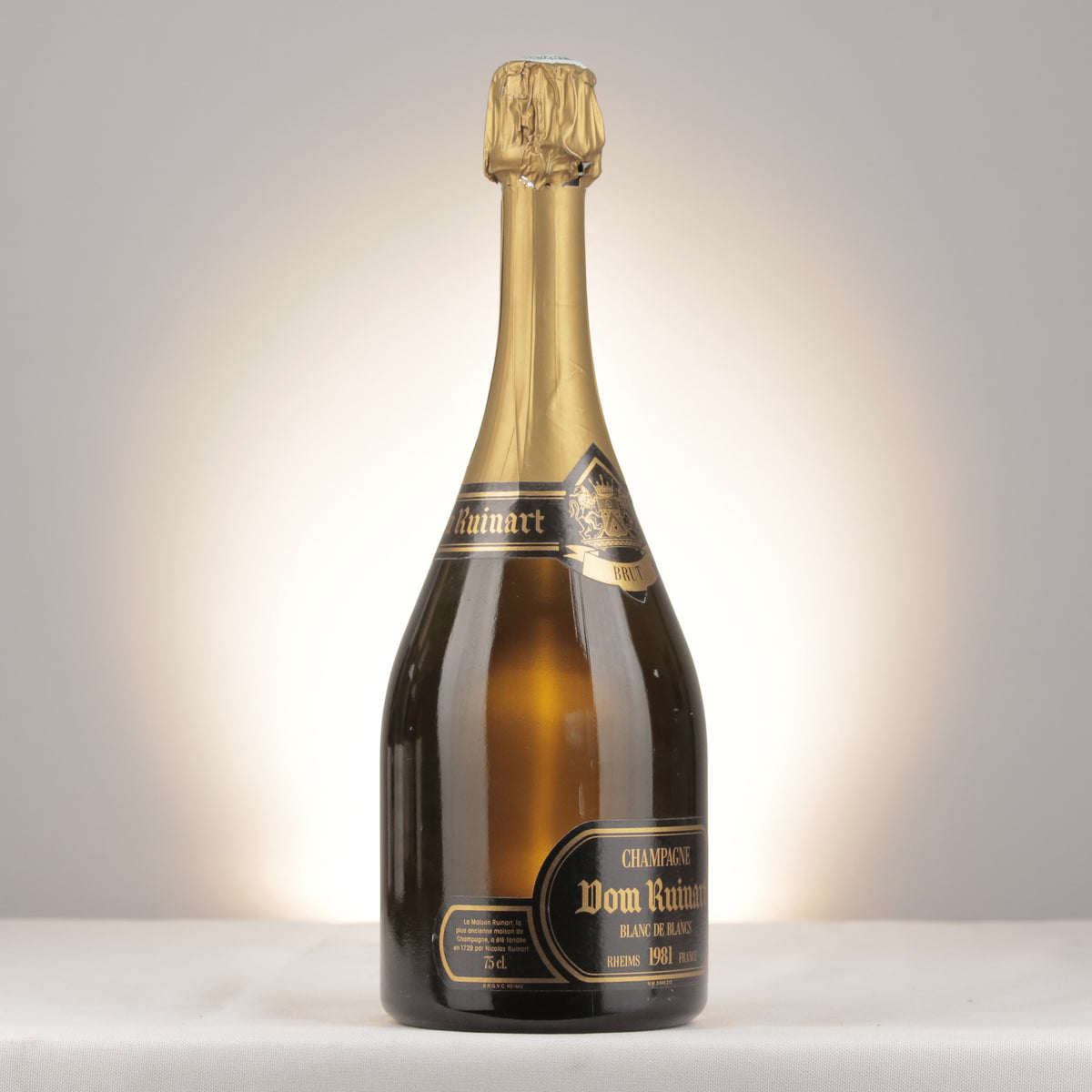 Champagne Ruinart Dom Ruinart Blanc de Blancs 1981 Bottle turned right