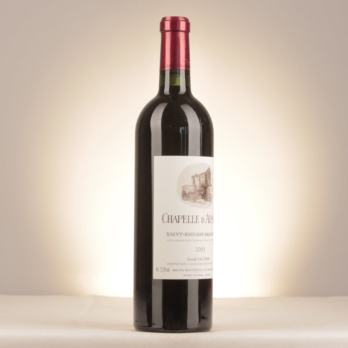 Château Ausone Chapelle d'Ausone Saint-Émilion Grand Cru 2001 Bottle turned right