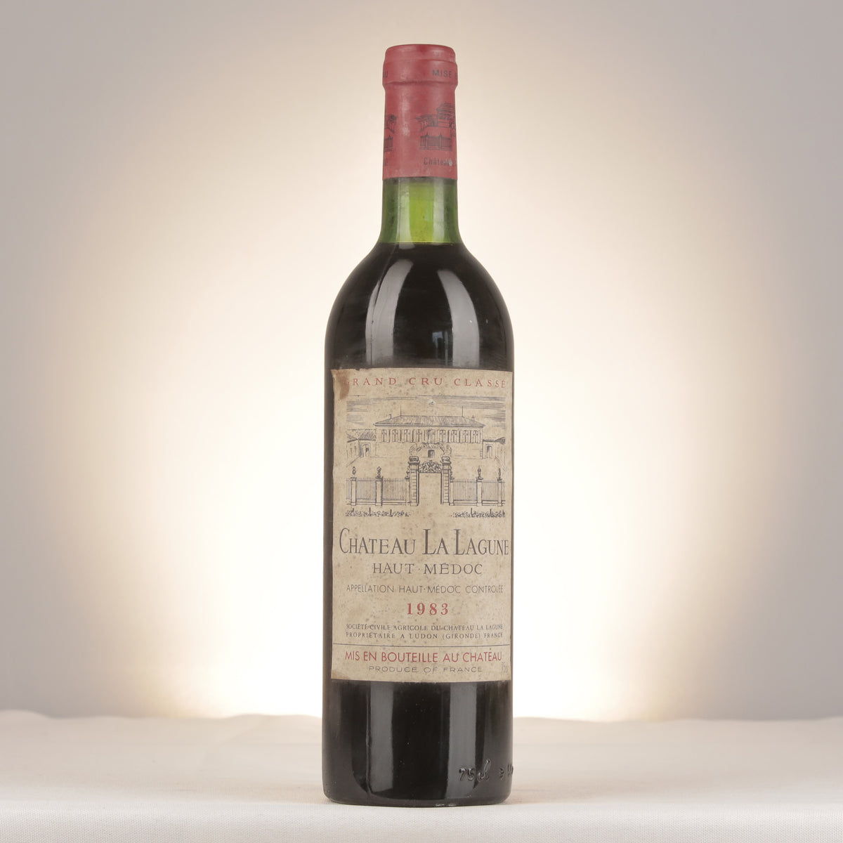 Château La Lagune Château La Lagune 1983 Bottle front (lot b8d9)