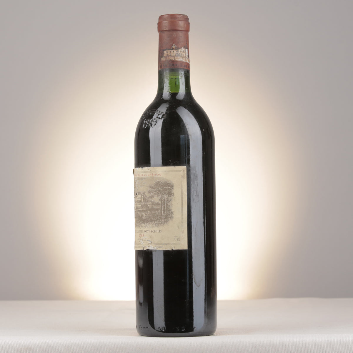 Château Lafite Rothschild 1985 Bottle turned left (lot c061)