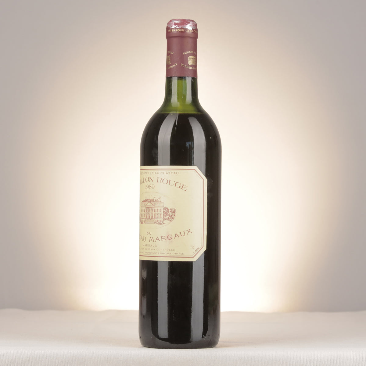 Château Margaux Pavillon Rouge du Château Margaux 1989 Bottle turned left (lot 433d)