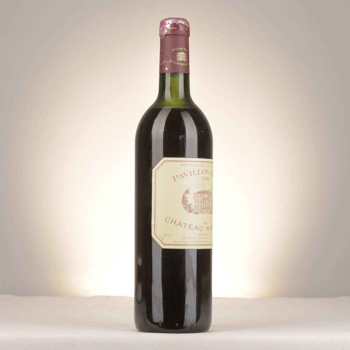 Château Margaux Pavillon Rouge du Château Margaux 1989 Bottle turned right (lot 433d)