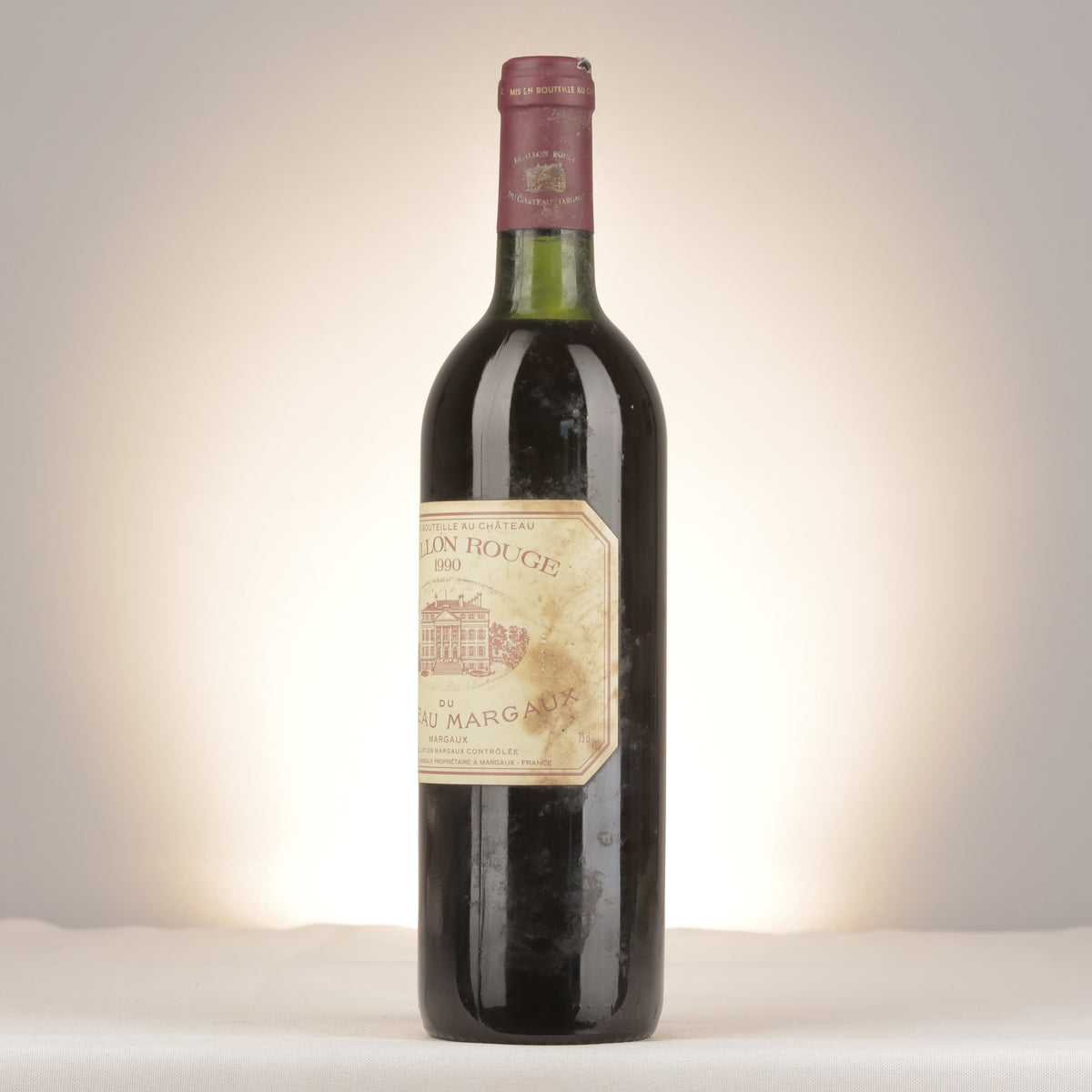 Château Margaux Pavillon Rouge du Château Margaux 1990 Bottle detail (lot e44b)