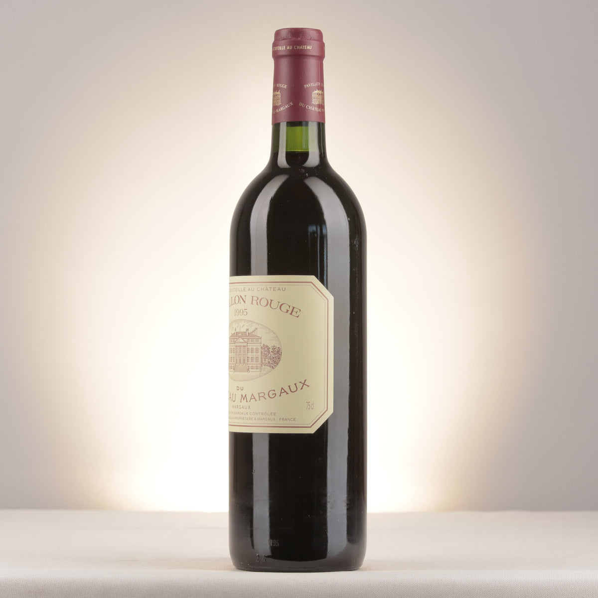 Château Margaux Pavillon Rouge du Château Margaux 1995 Bottle turned left