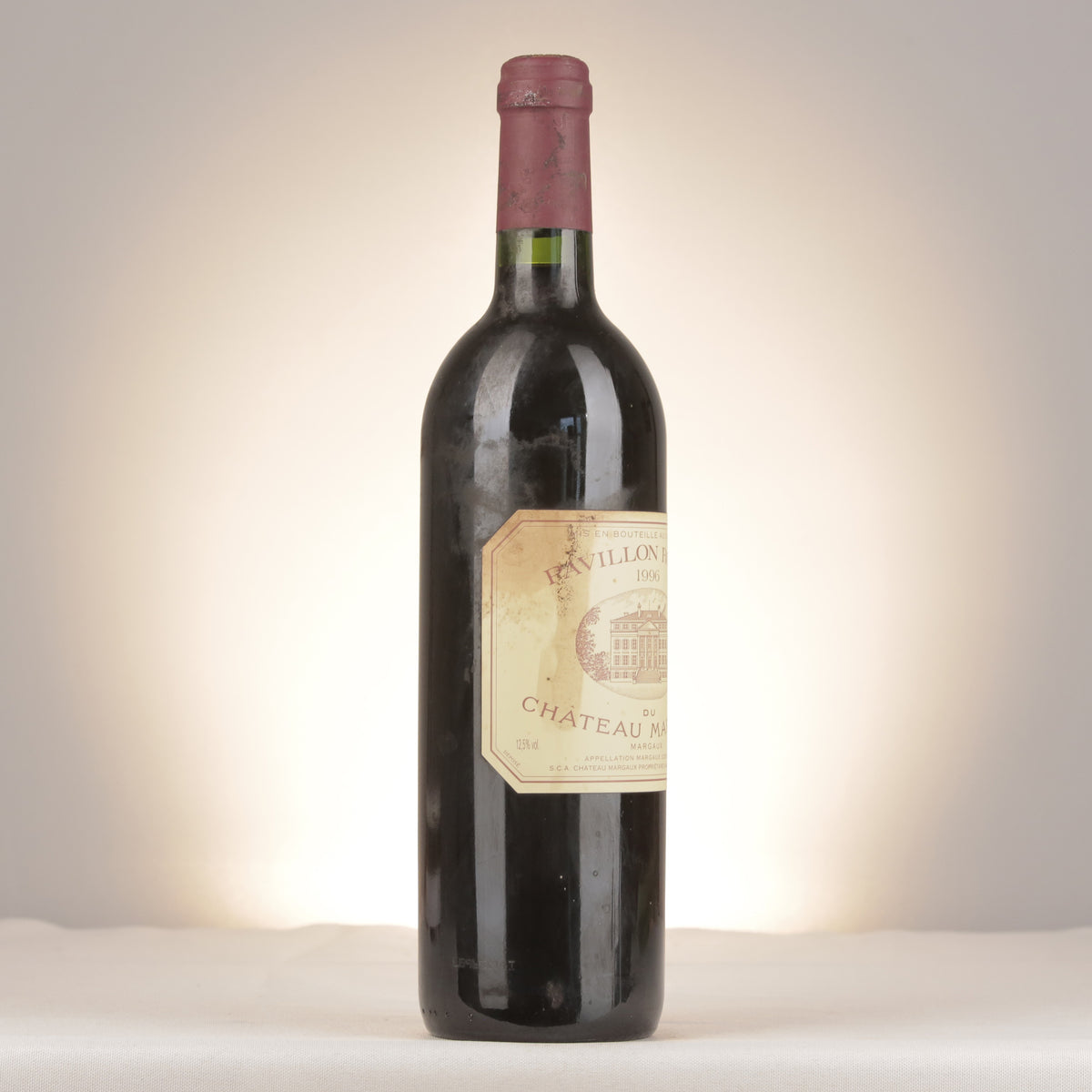 Château Margaux Pavillon Rouge du Château Margaux 1996 Bottle turned right