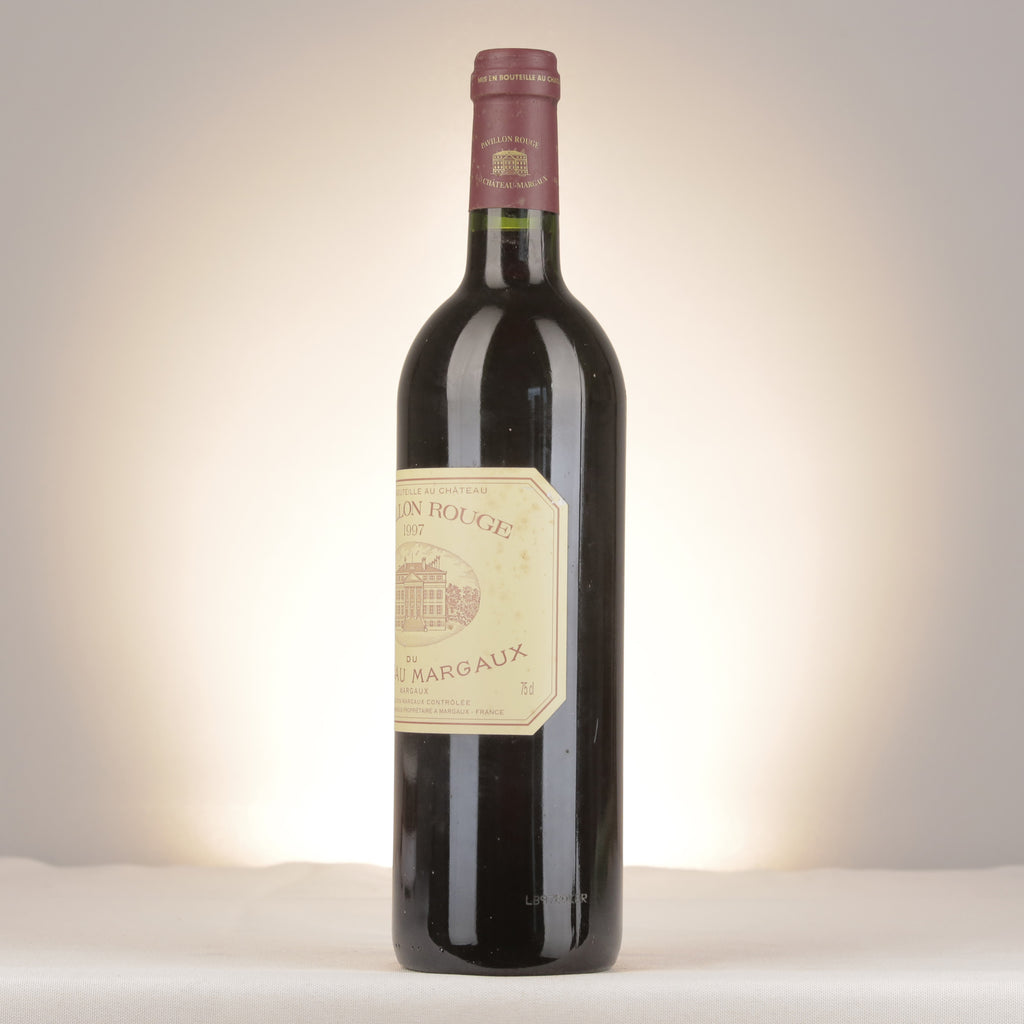 Château Margaux Pavillon Rouge du Château Margaux 1997 Bottle turned left