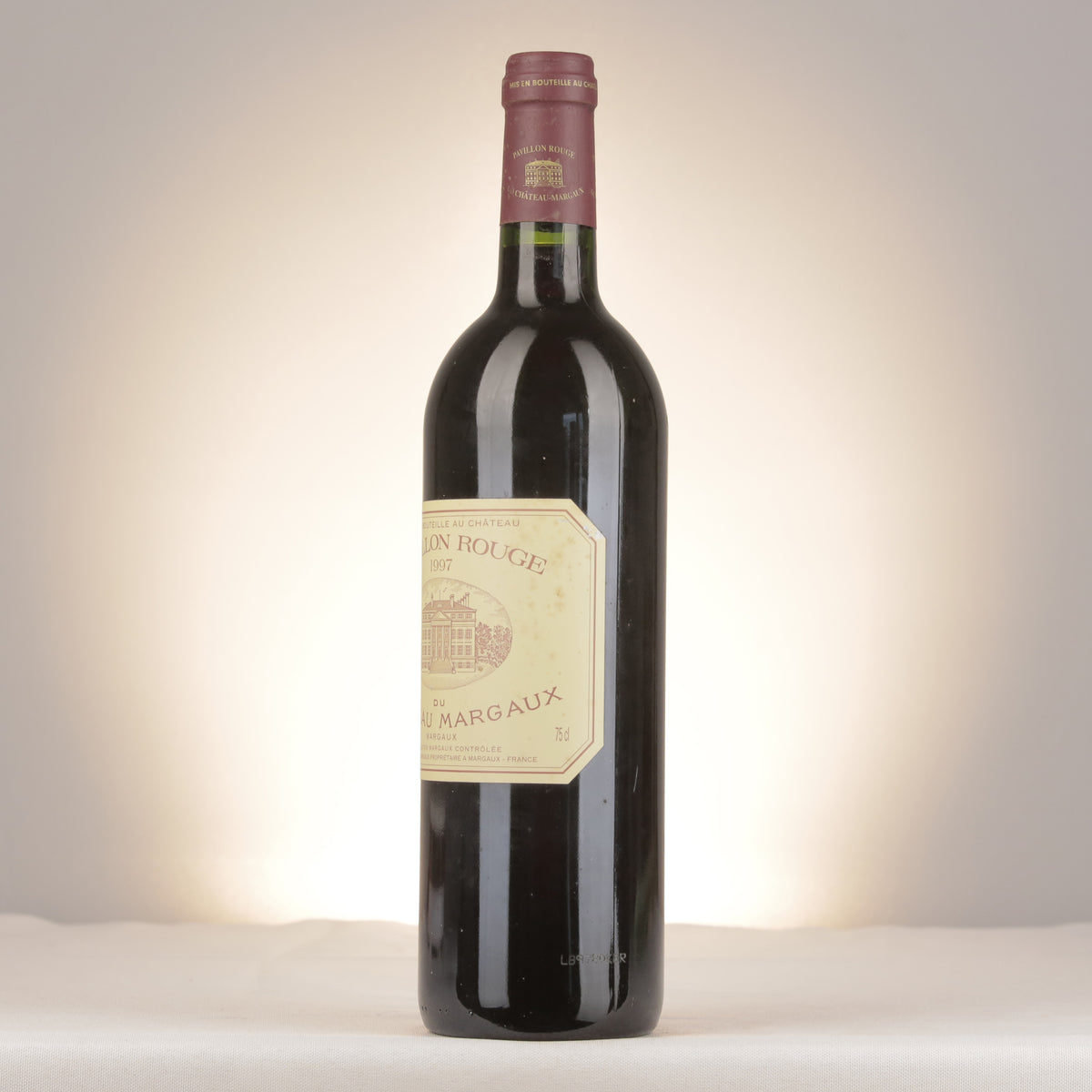 Château Margaux Pavillon Rouge du Château Margaux 1997 Bottle turned left