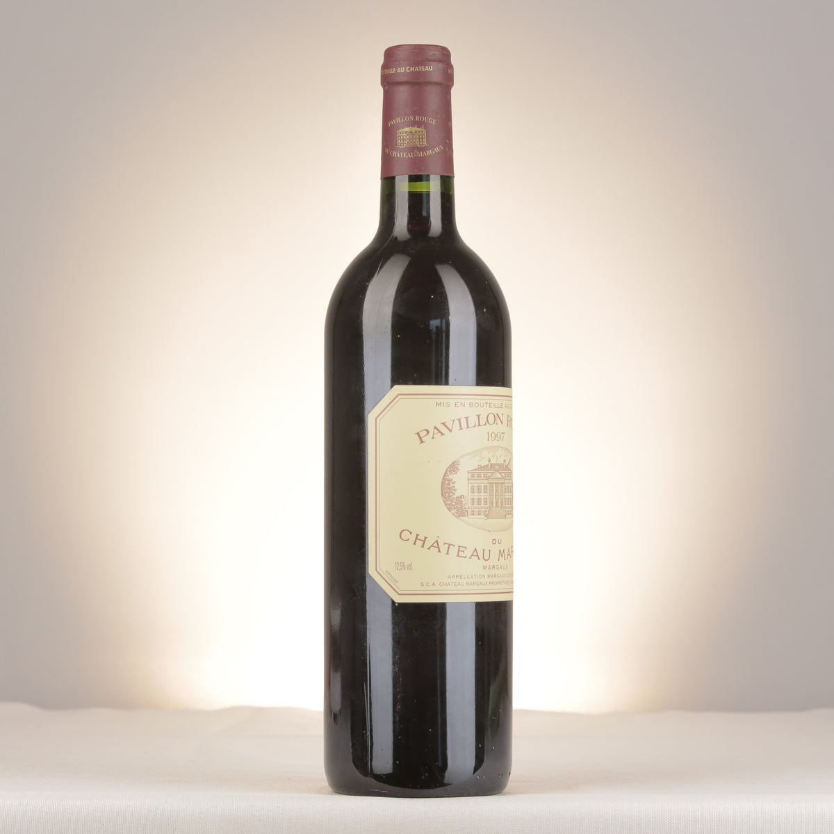 Château Margaux Pavillon Rouge du Château Margaux 1997 Bottle turned right