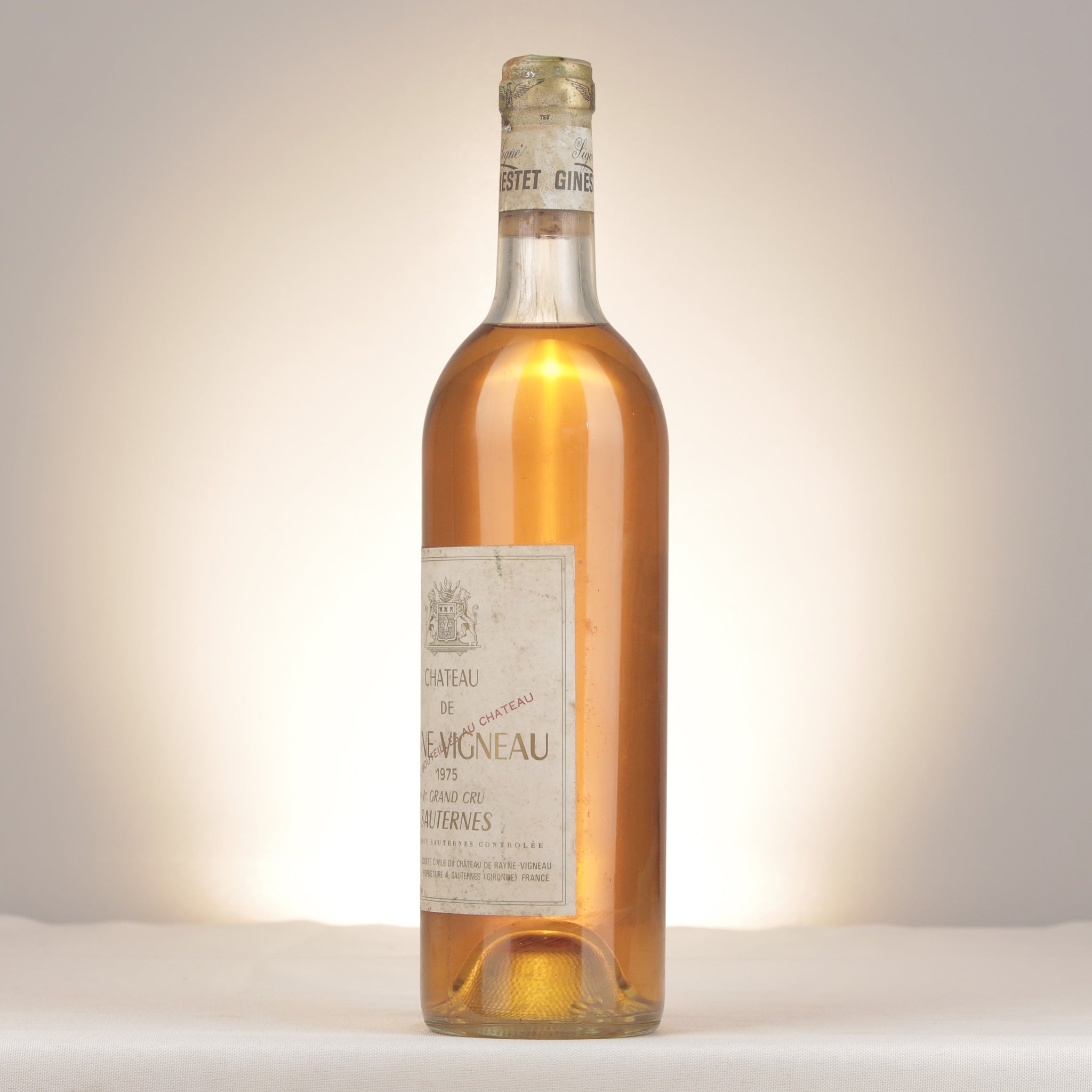 Château Rayne Vigneau Château de Rayne Vigneau 1975 Bottle turned left