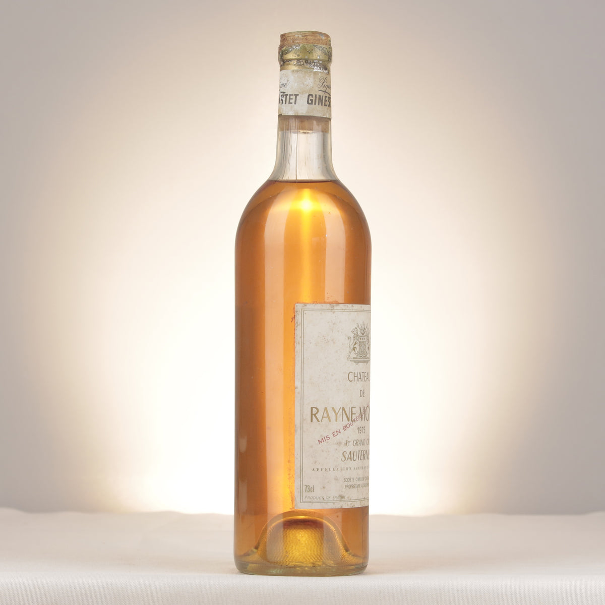 Château Rayne Vigneau Château de Rayne Vigneau 1975 Bottle turned right