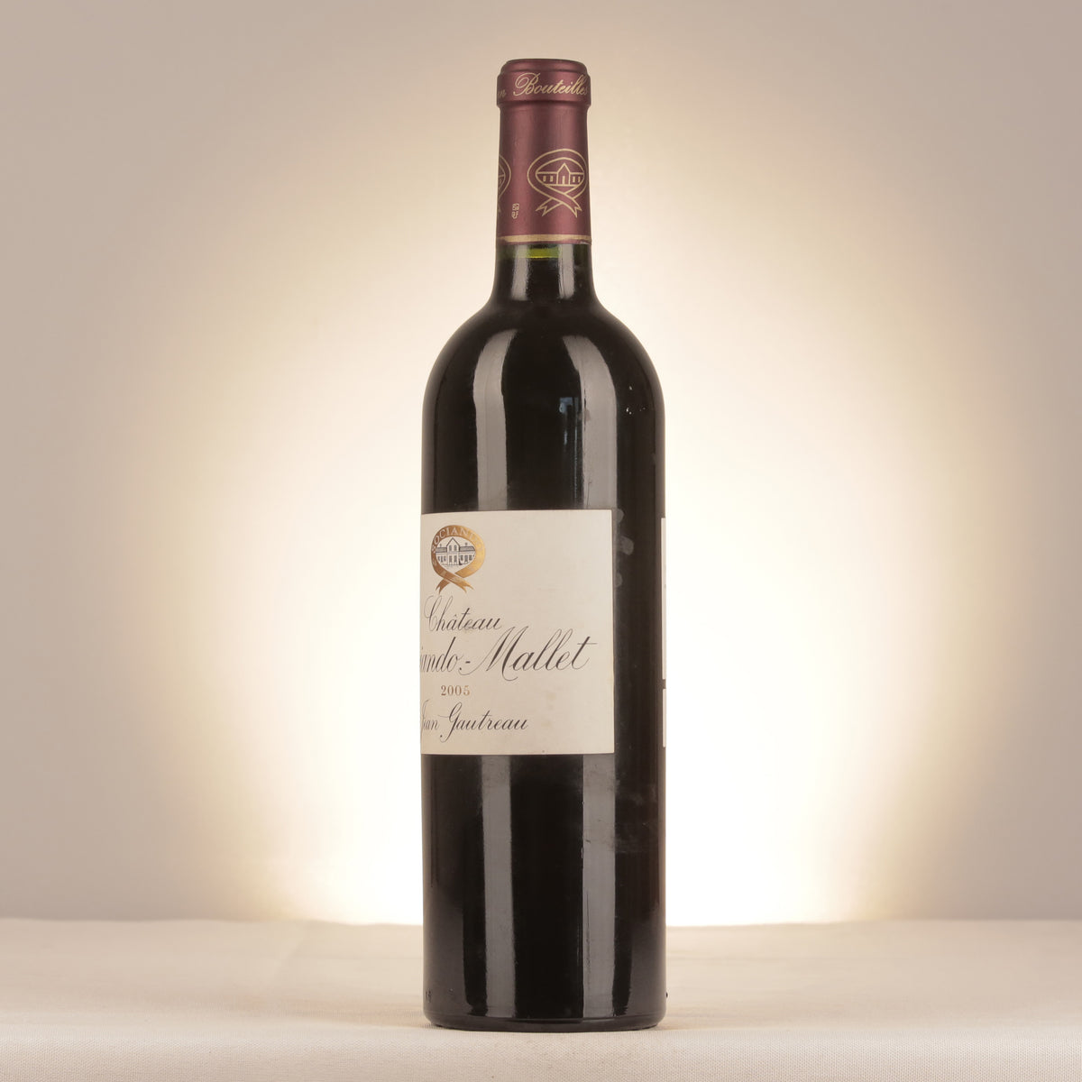 Château Sociando-Mallet 2005 Bottle turned left