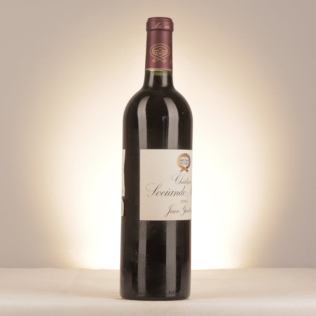 Château Sociando-Mallet 2005 Bottle turned right