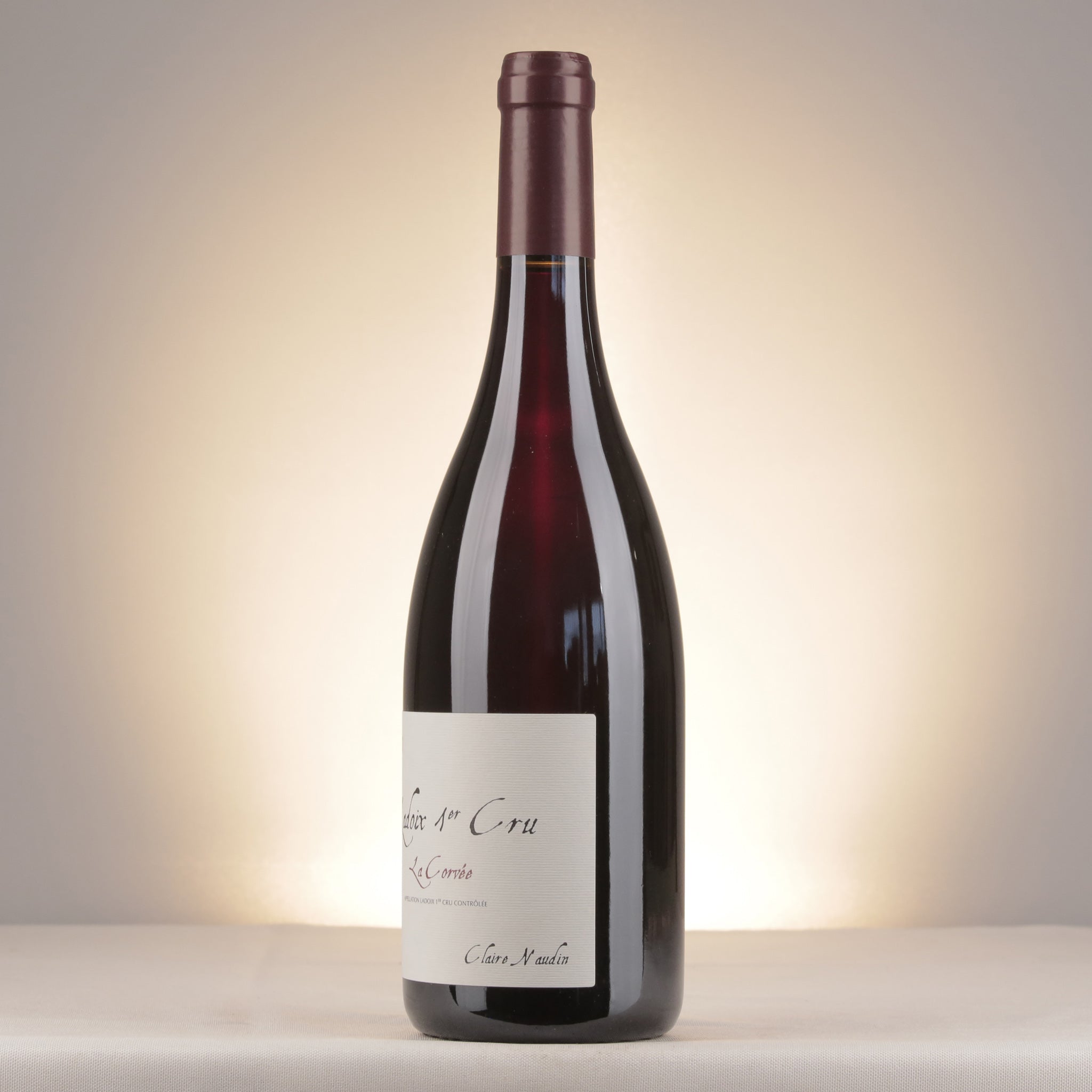Claire Naudin Ladoix 1er Cru La Corvée 2021 Bottle detail