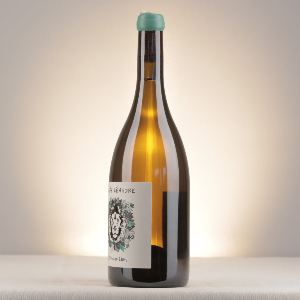 Clos des Vignes du Mayne Julien Guillot Pouilly-Fuisse Cuvée Leandre L'Homme Lion 2017 Bottle detail