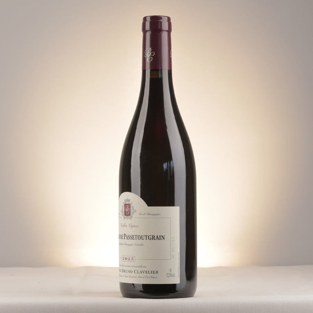 Domaine Bruno Clavelier Bourgogne Passe-tout-grains Vieilles Vignes 2023 Bottle detail