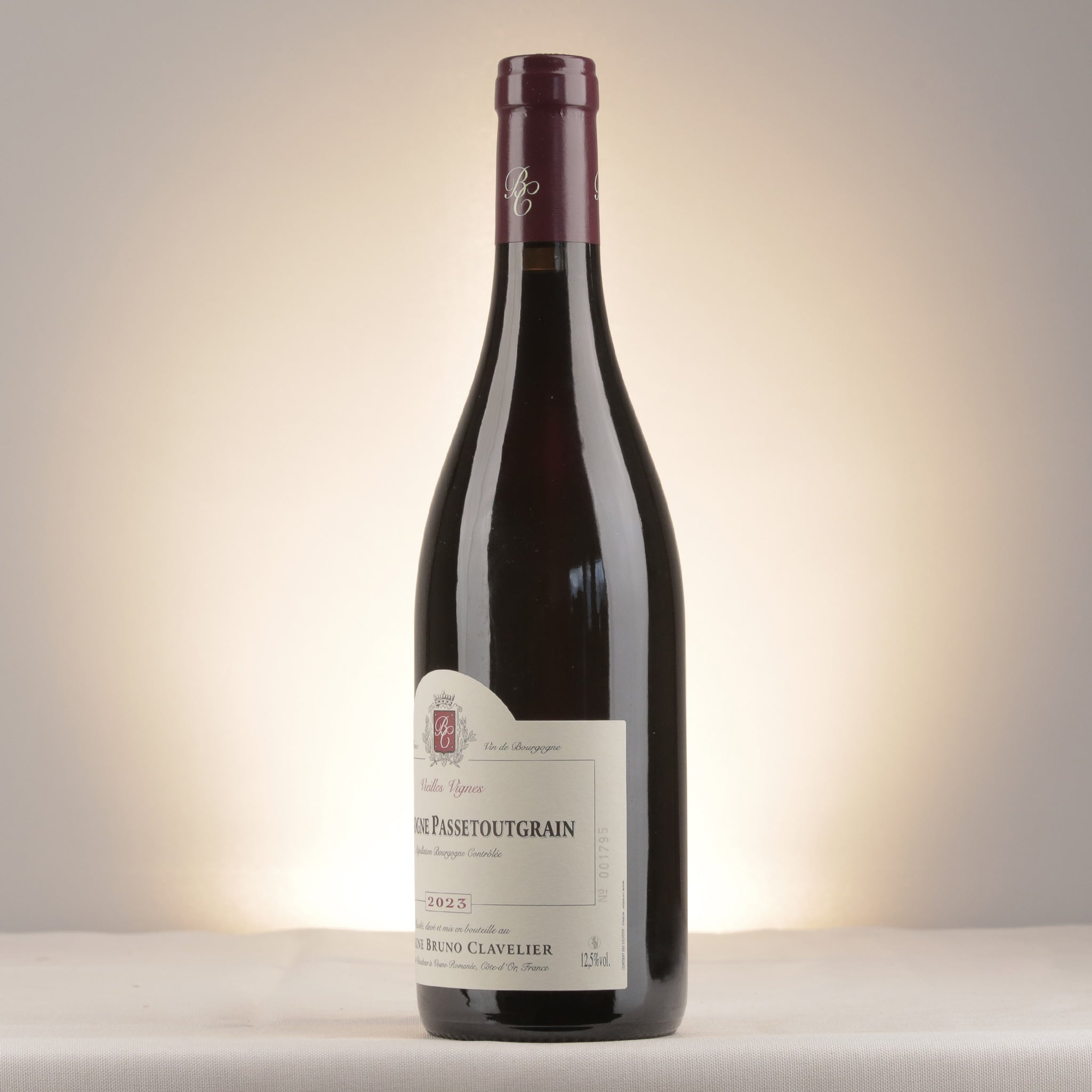 Domaine Bruno Clavelier Bourgogne Passe-tout-grains Vieilles Vignes 2023 Bottle detail