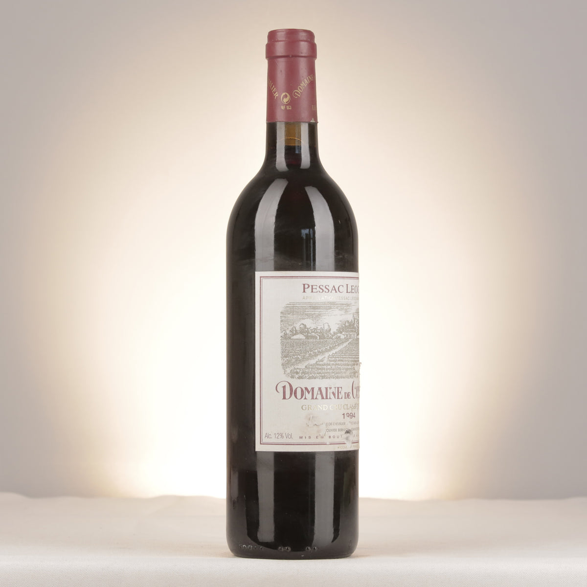 Domaine de Chevalier Pessac-Léognan Rouge 1994 Bottle turned right