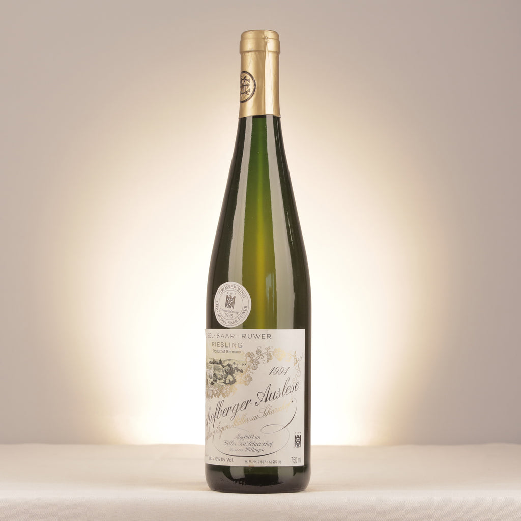 Egon Muller Scharzhofberger Riesling Auslese Goldkapsel Versteigerung Mosel 1994 Bottle turned left (lot 9ecc)