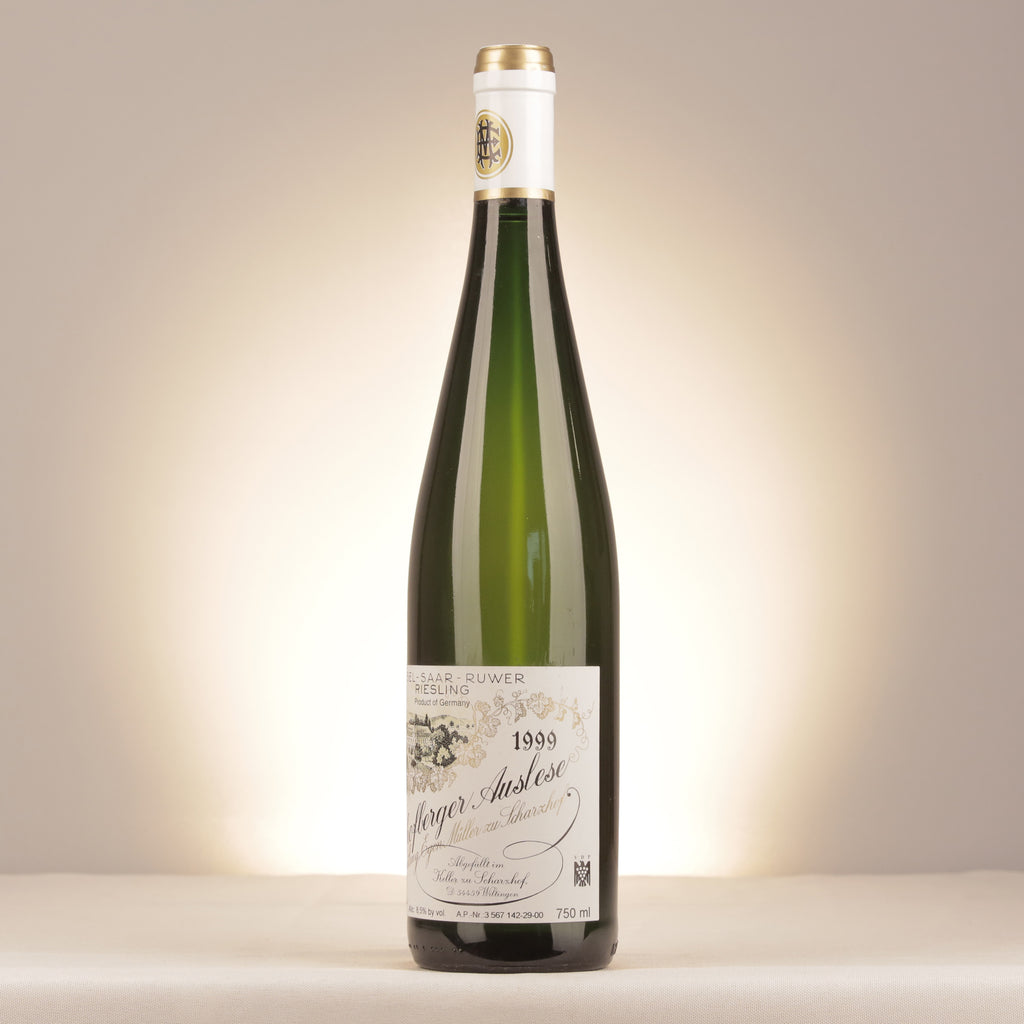 Egon Muller Scharzhofberger Riesling Auslese Versteigerung Mosel 1999 Bottle turned left