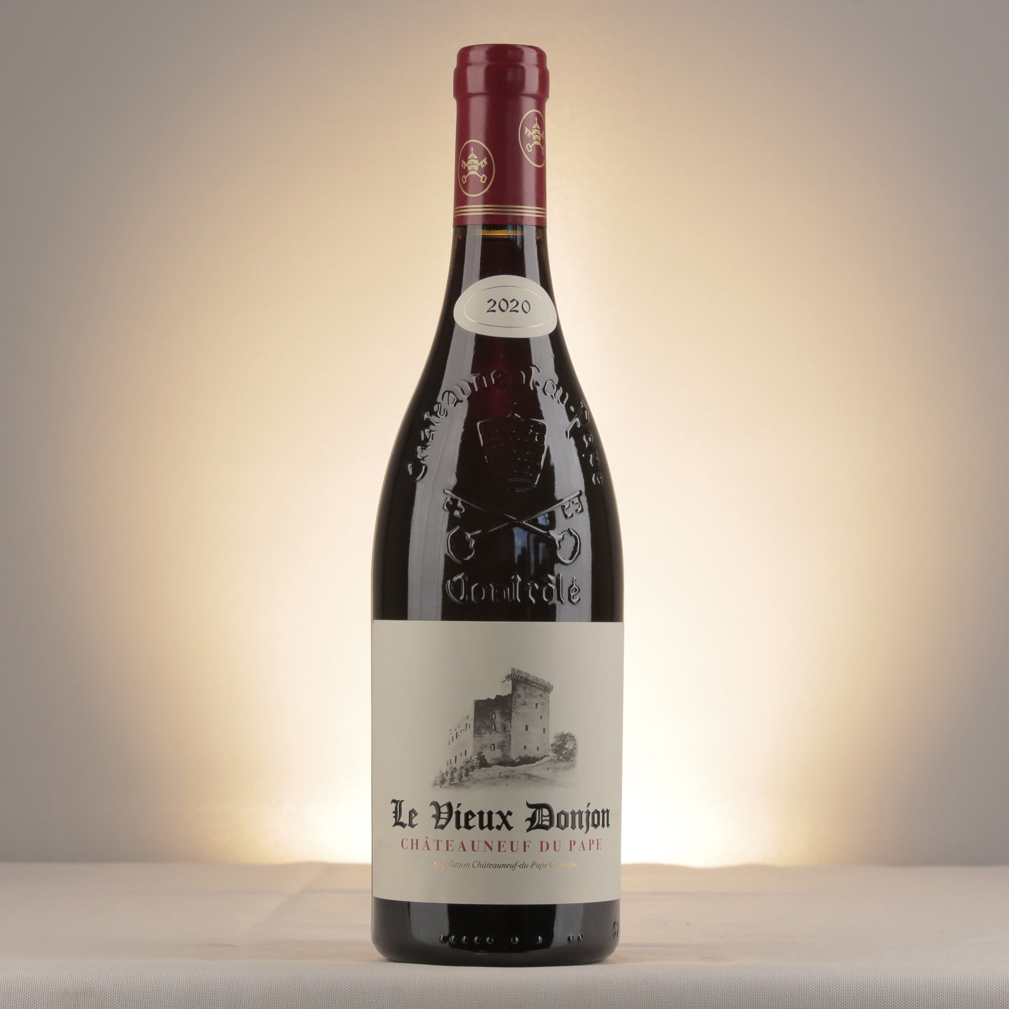 Le Vieux Donjon Châteauneuf-du-Pape Red 2020 Bottle front