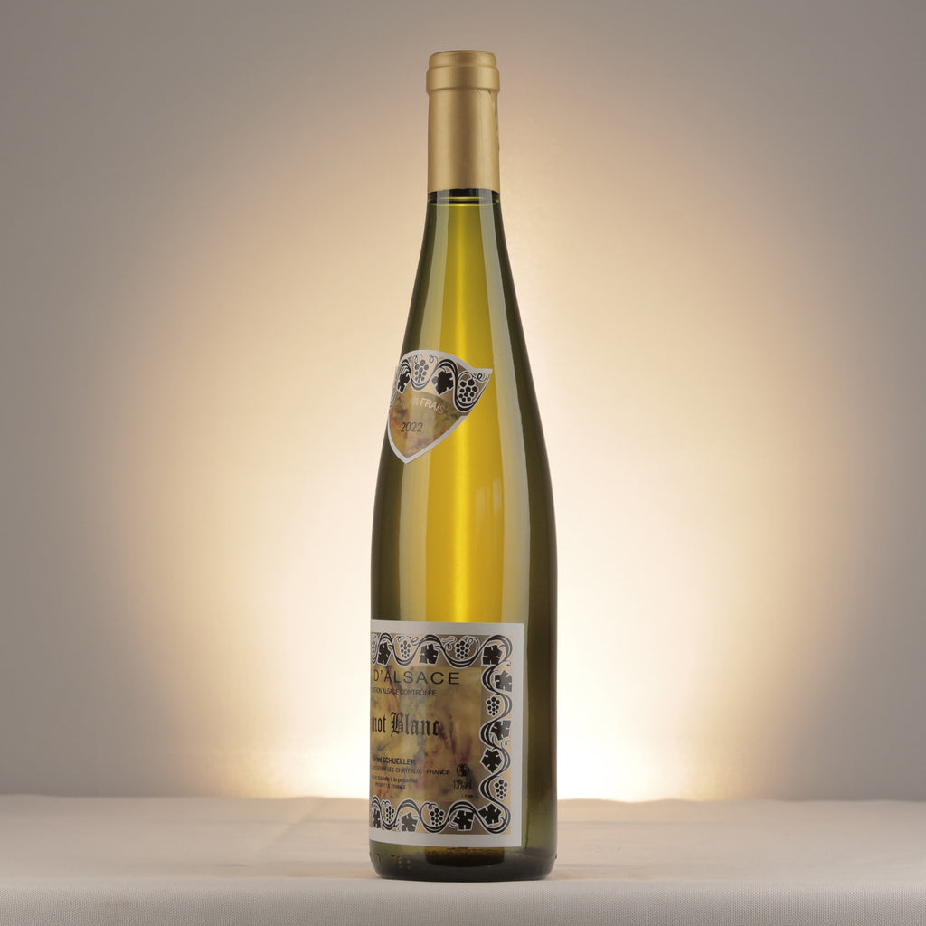 Gérard Schueller Pinot Blanc 2022 Bottle detail