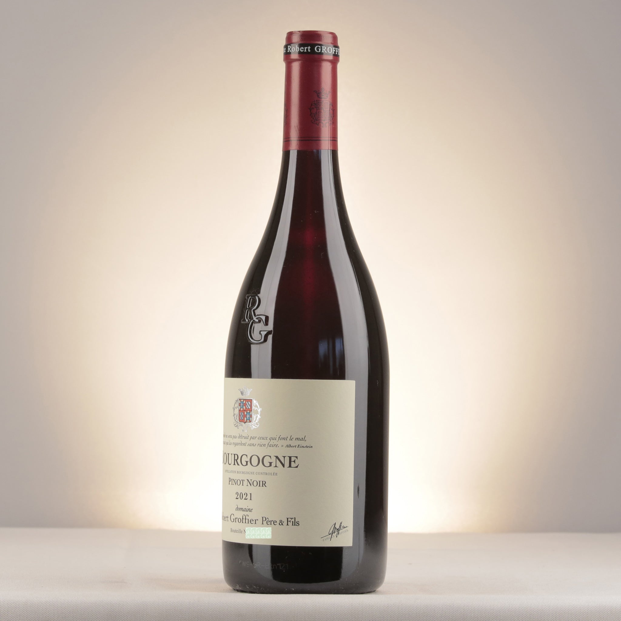 Robert Groffier Père et Fils Bourgogne Pinot Noir 2021 Bottle detail