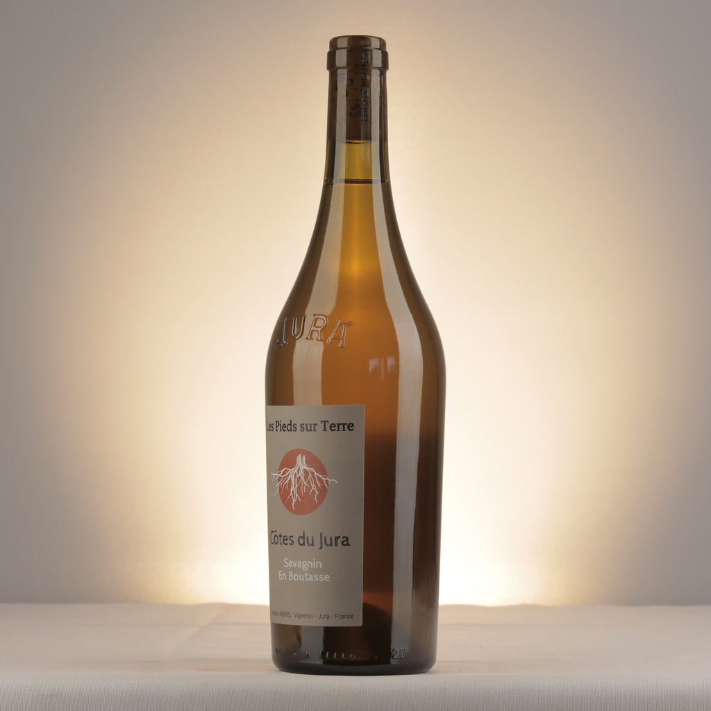 Les Pieds sur Terre Côtes du Jura Savagnin En Boutasse 2023 Bottle detail