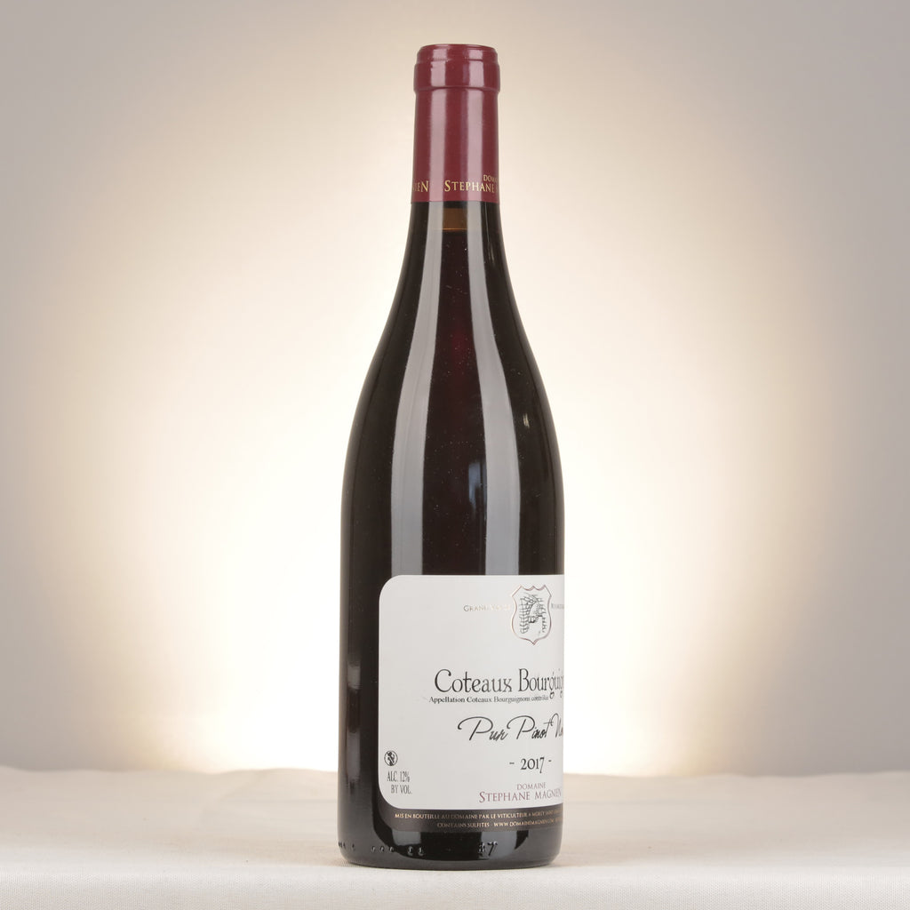 Stéphane Magnien Coteaux Bourguignons "Pur Pinot Noir" 2017 Bottle turned right