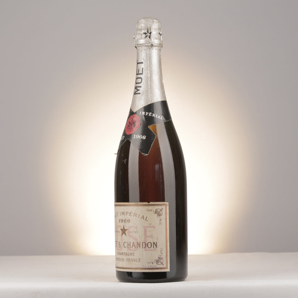 Champagne Moët & Chandon Brut Impérial Rosé 1966 Bottle turned left