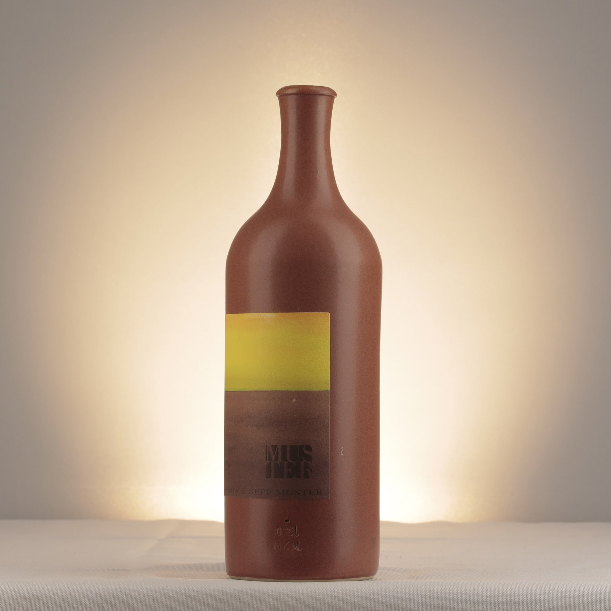 Maria & Sepp Muster Erde 2020 Bottle detail