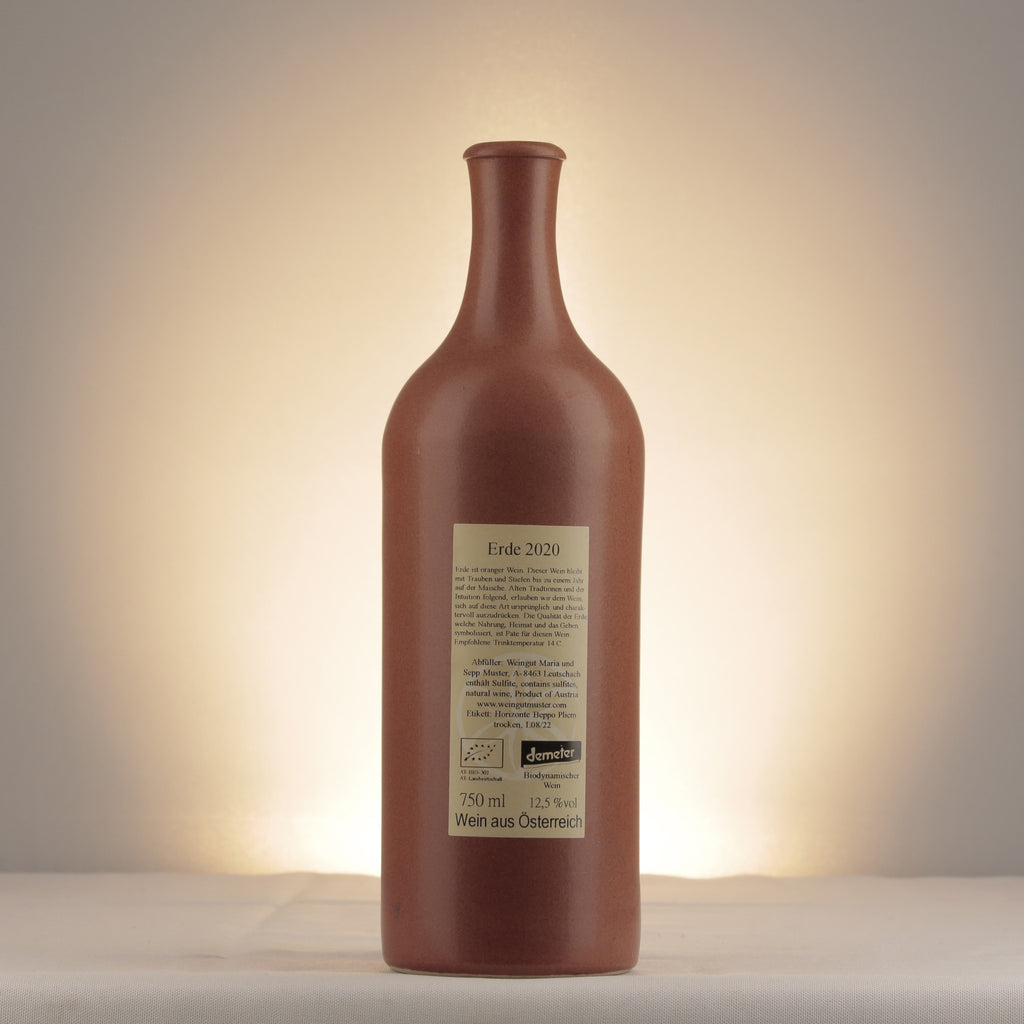 Maria & Sepp Muster Erde 2020 Bottle back