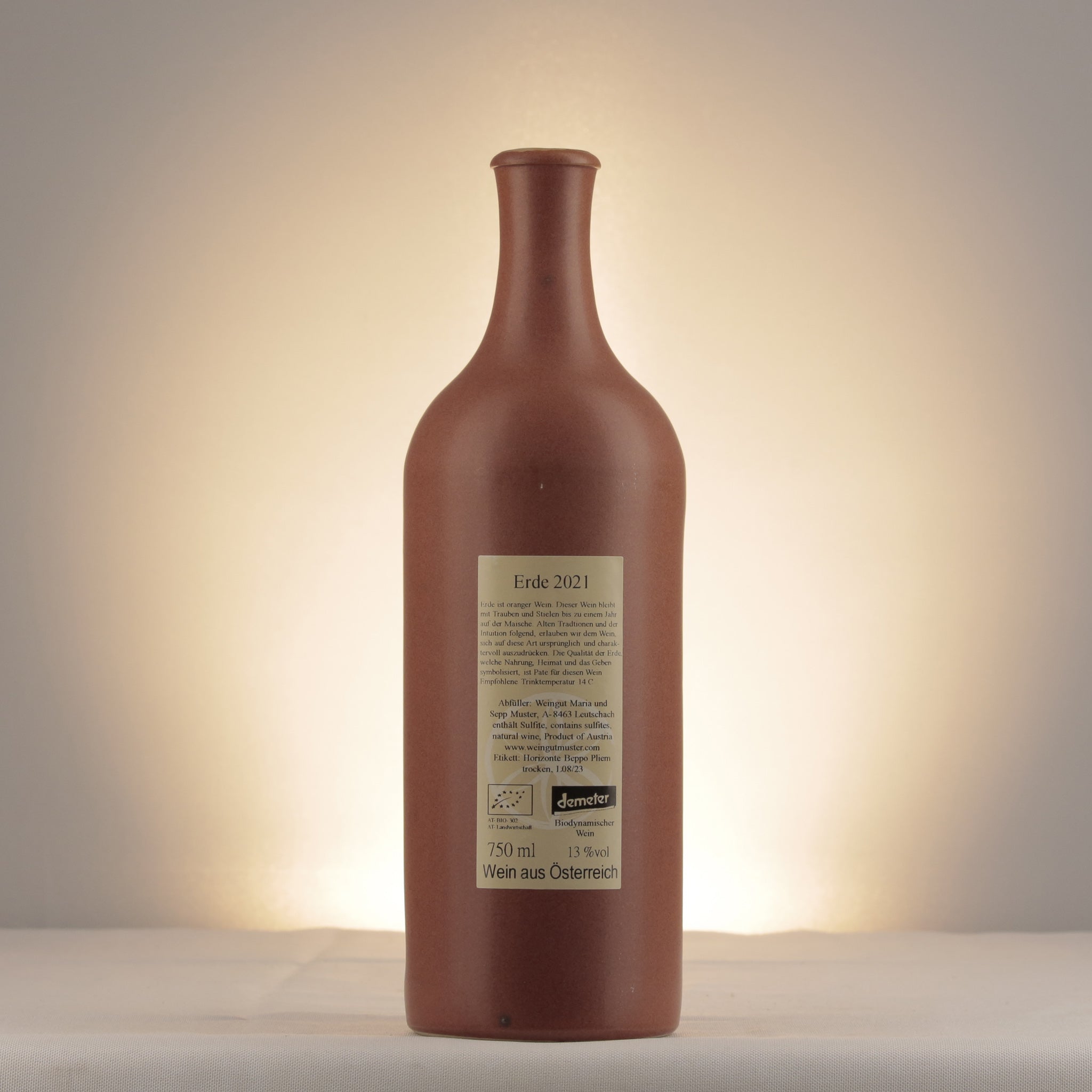 Maria & Sepp Muster Erde 2021 Bottle back