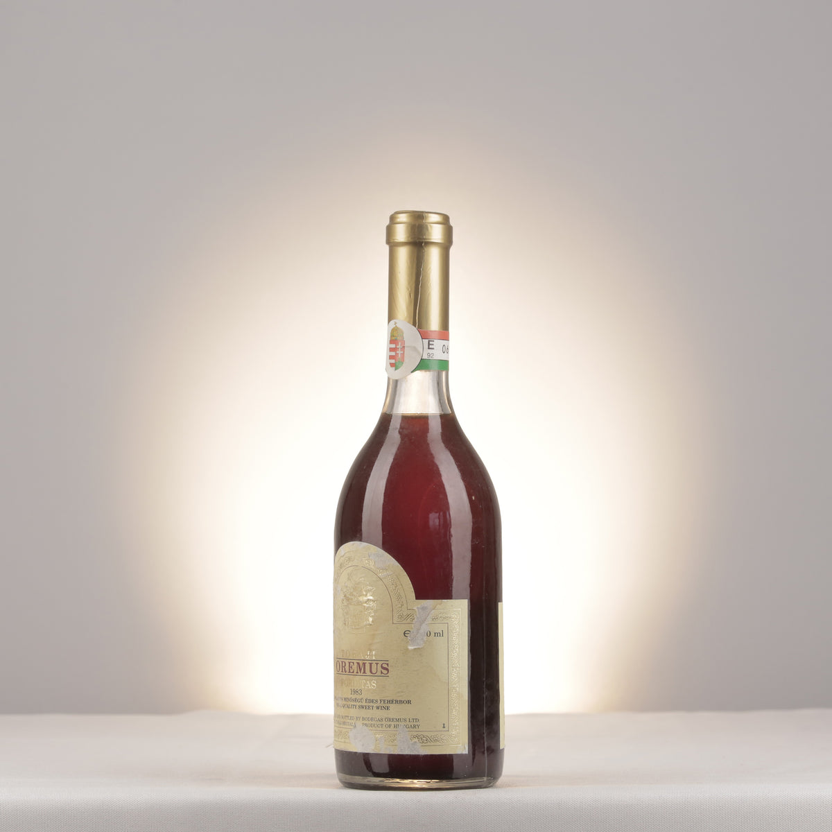 Oremus Tokaji Fordítás 1983 Bottle turned left