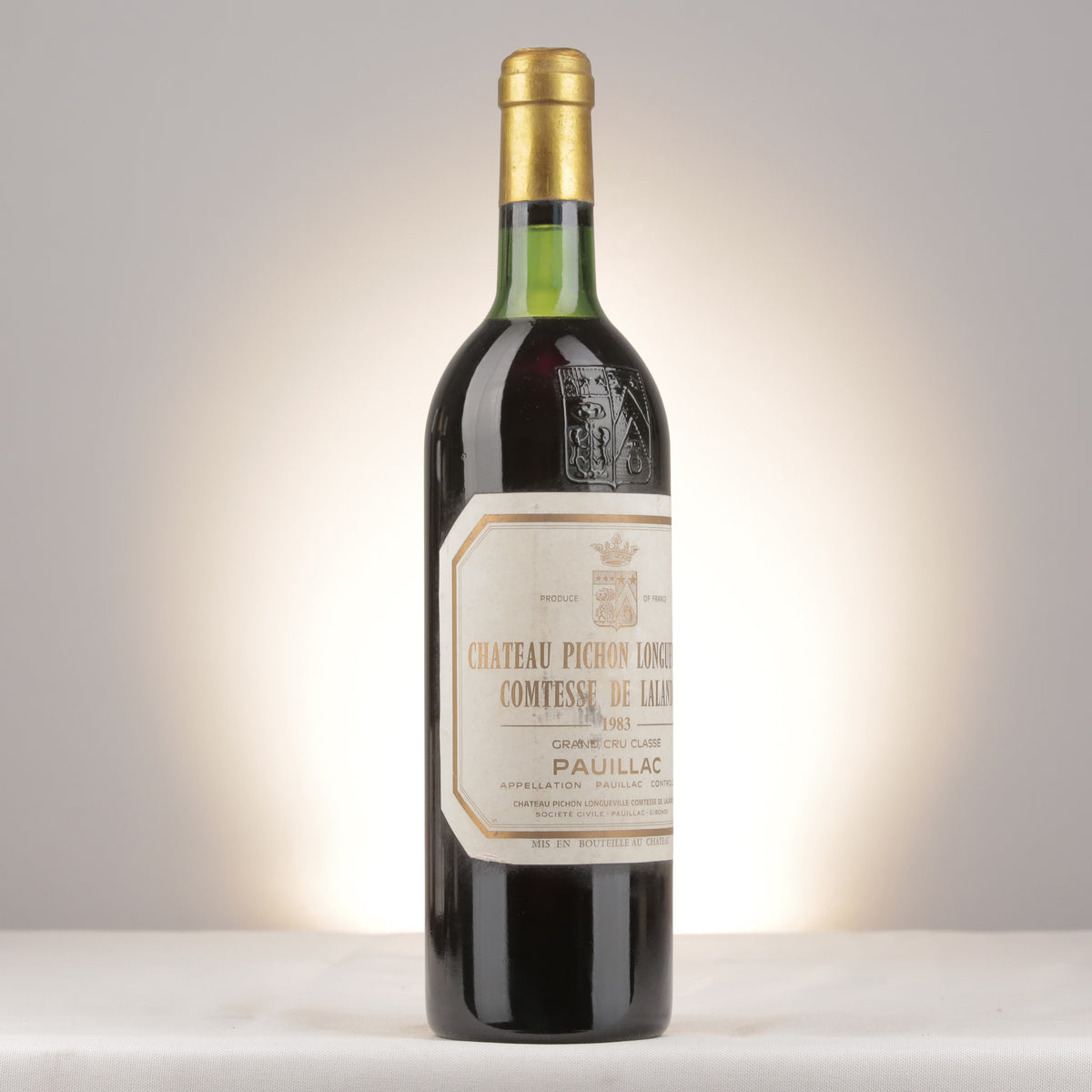 Pichon Comtesse Château Pichon Longueville Comtesse de Lalande 1983 Bottle turned right (lot 704b)