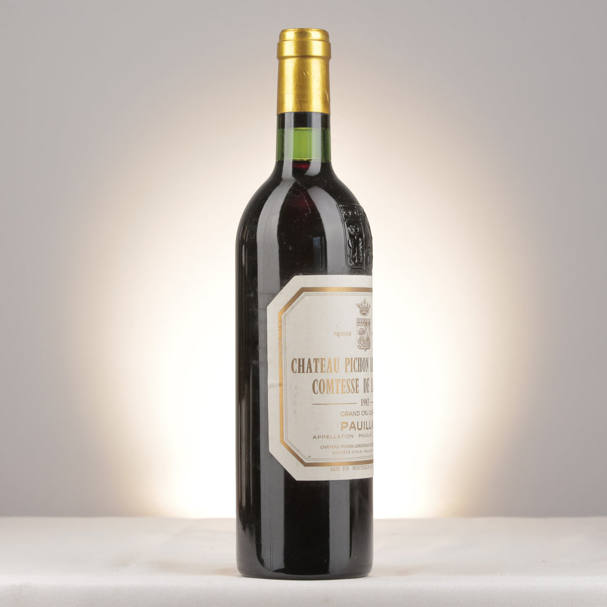 Pichon Comtesse Château Pichon Longueville Comtesse de Lalande 1983 Bottle turned right